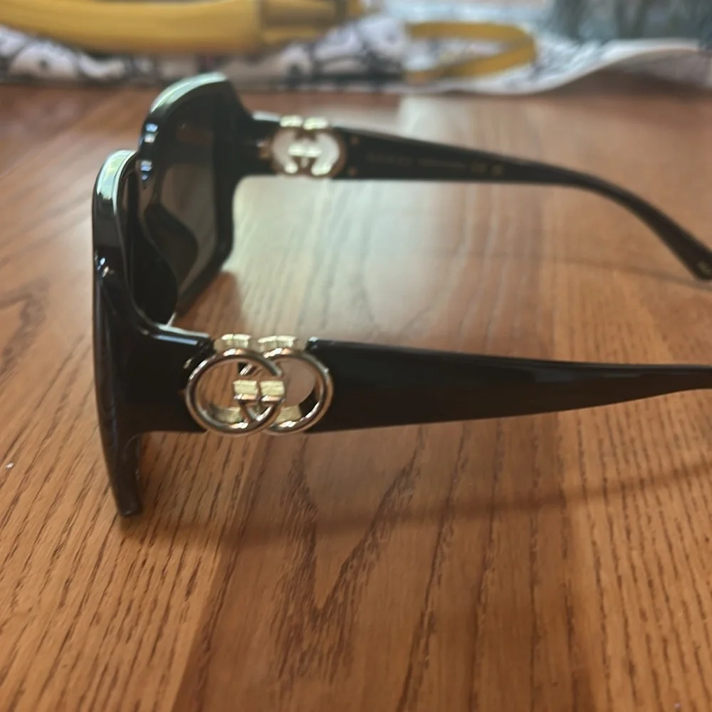 NEW Oversized Gucci Black Sunglasses - Picture 7 of 10